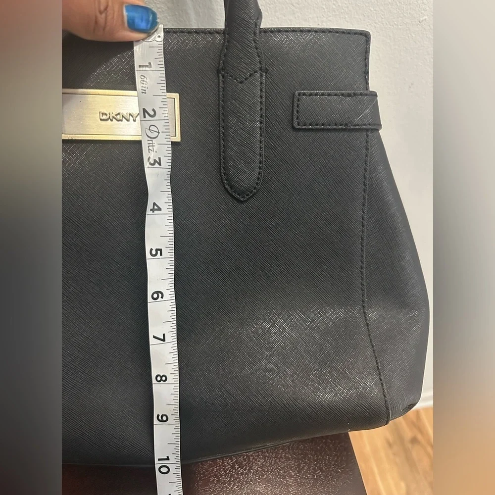 Dkny chic black